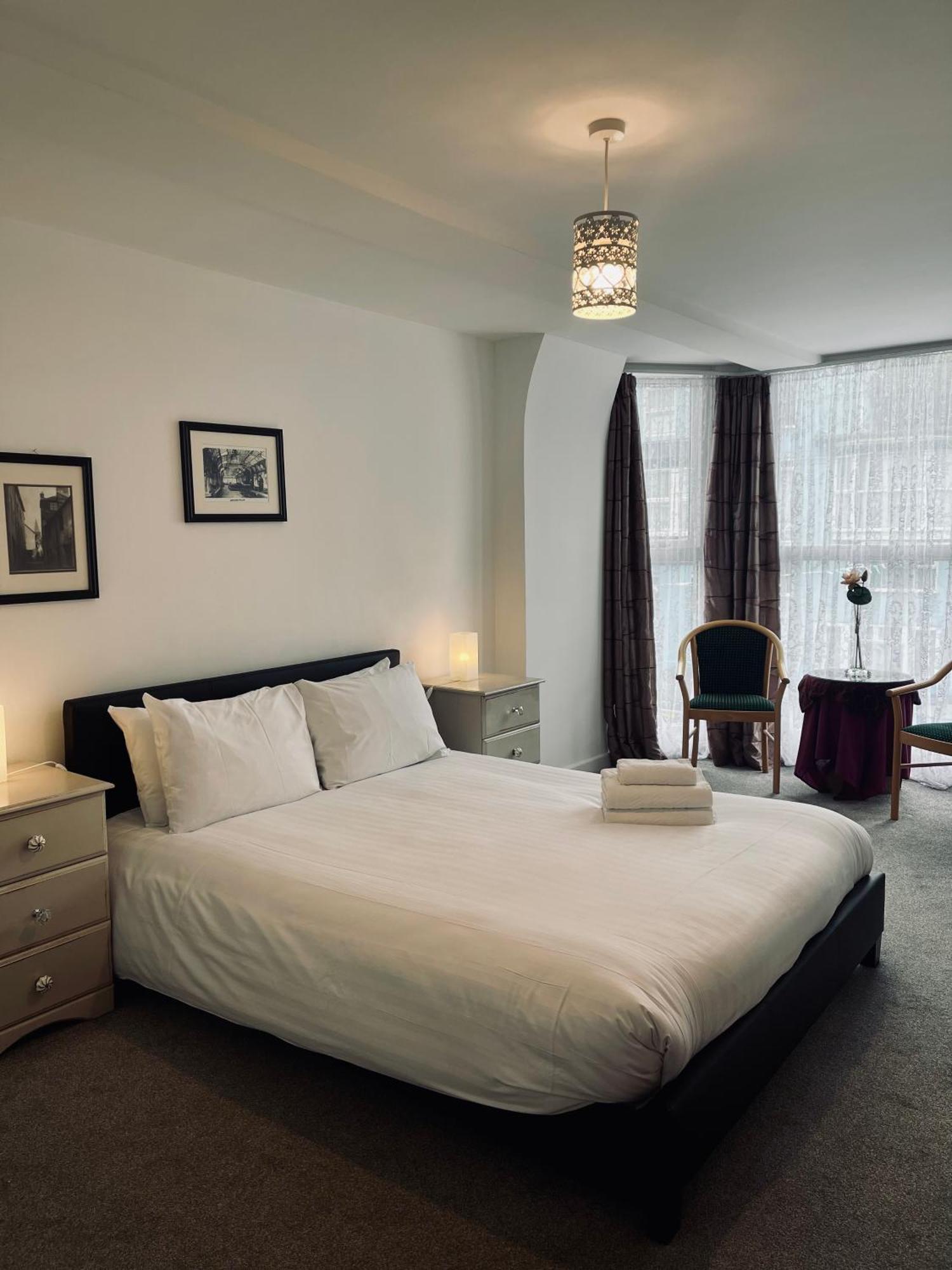 One Bedroom Apartment, No 4 Ilfracombe Bagian luar foto